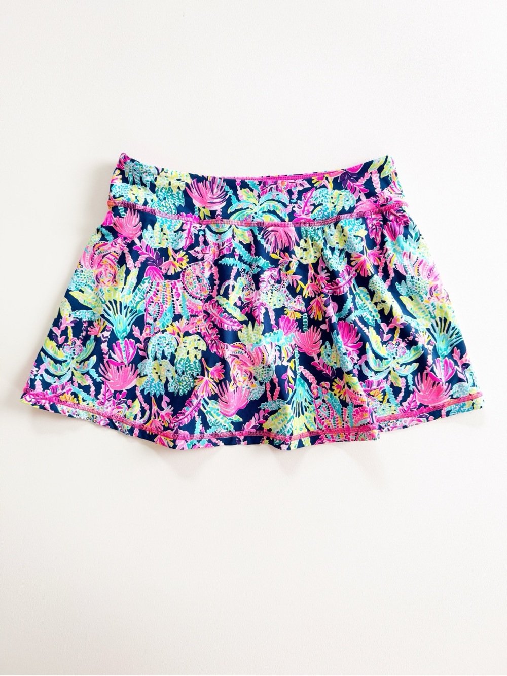 Lilly Pulitzer Luxletic Fionna Skort in Oyster Bay Navy Seen and Herd | XS - Picture 3 of 8
